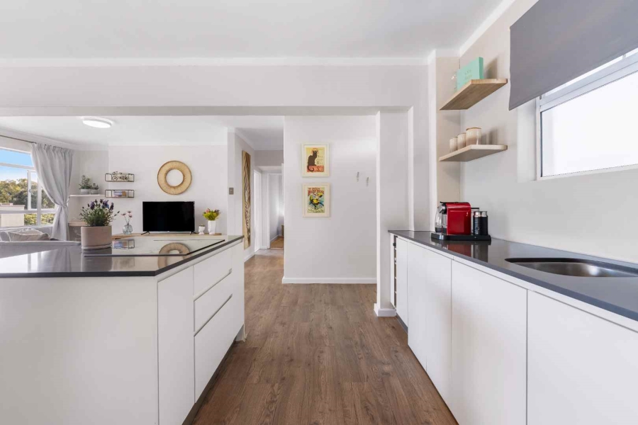 To Let 2 Bedroom Property for Rent in Green Point Western Cape